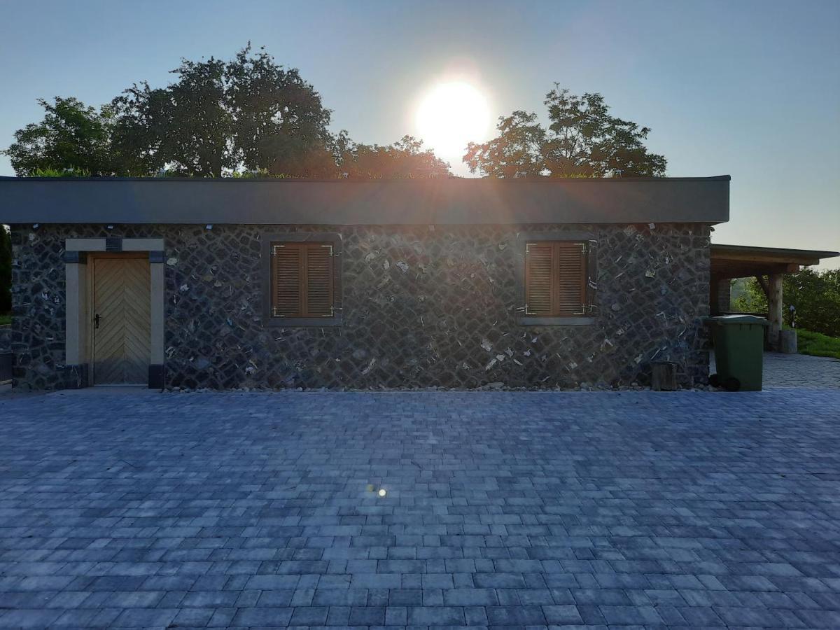 Country House Zemljanka Sentrupert  Экстерьер фото
