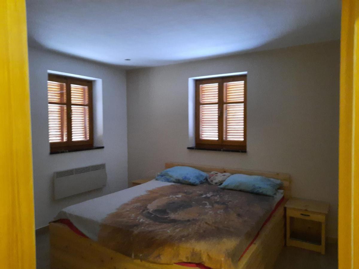 Country House Zemljanka Sentrupert  Экстерьер фото