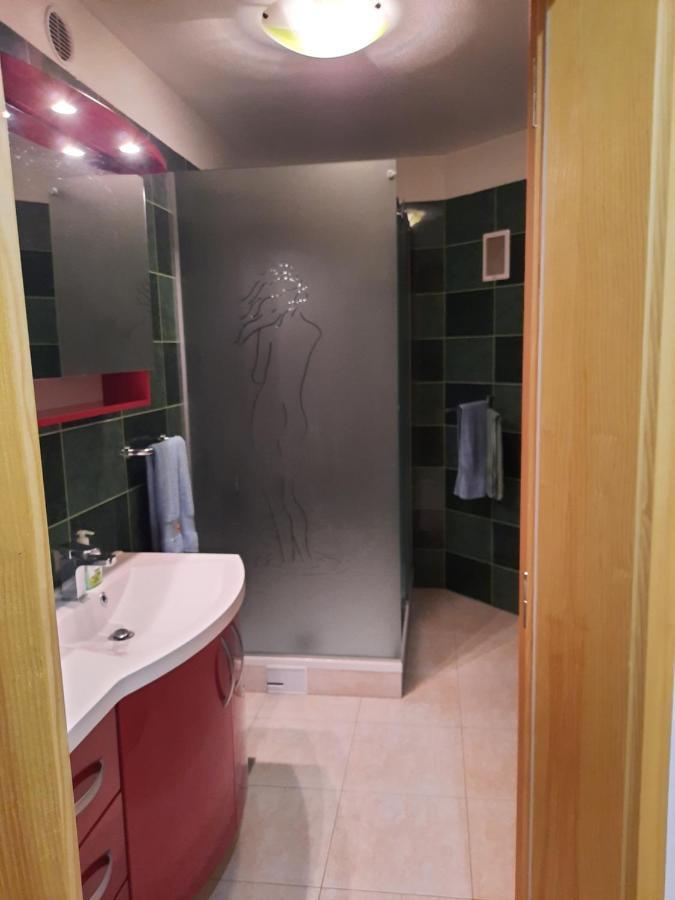 Country House Zemljanka Sentrupert  Экстерьер фото