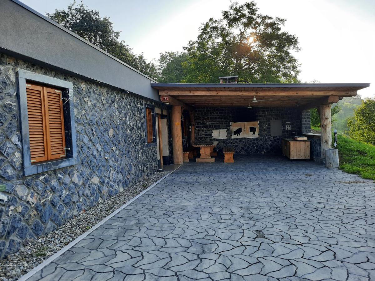 Country House Zemljanka Sentrupert  Экстерьер фото