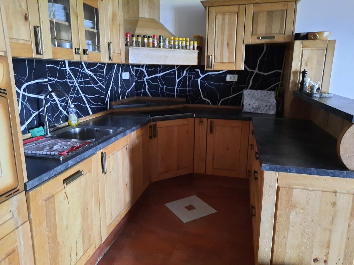 Country House Zemljanka Sentrupert  Экстерьер фото